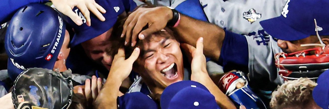 RoseyRodriguez_'s profile banner image