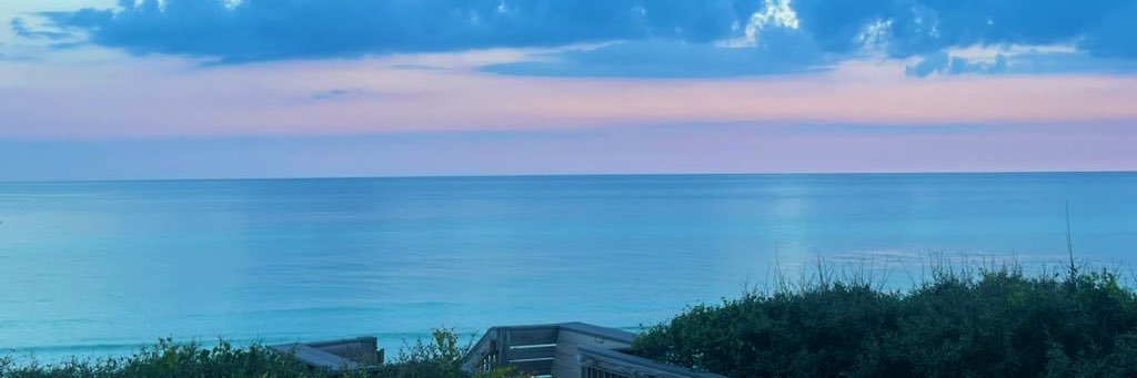 erinm28's profile banner image