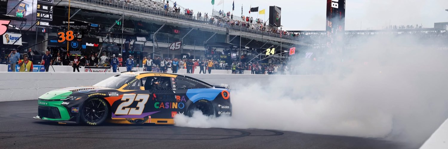 2Z_Designs #GoBlue banner