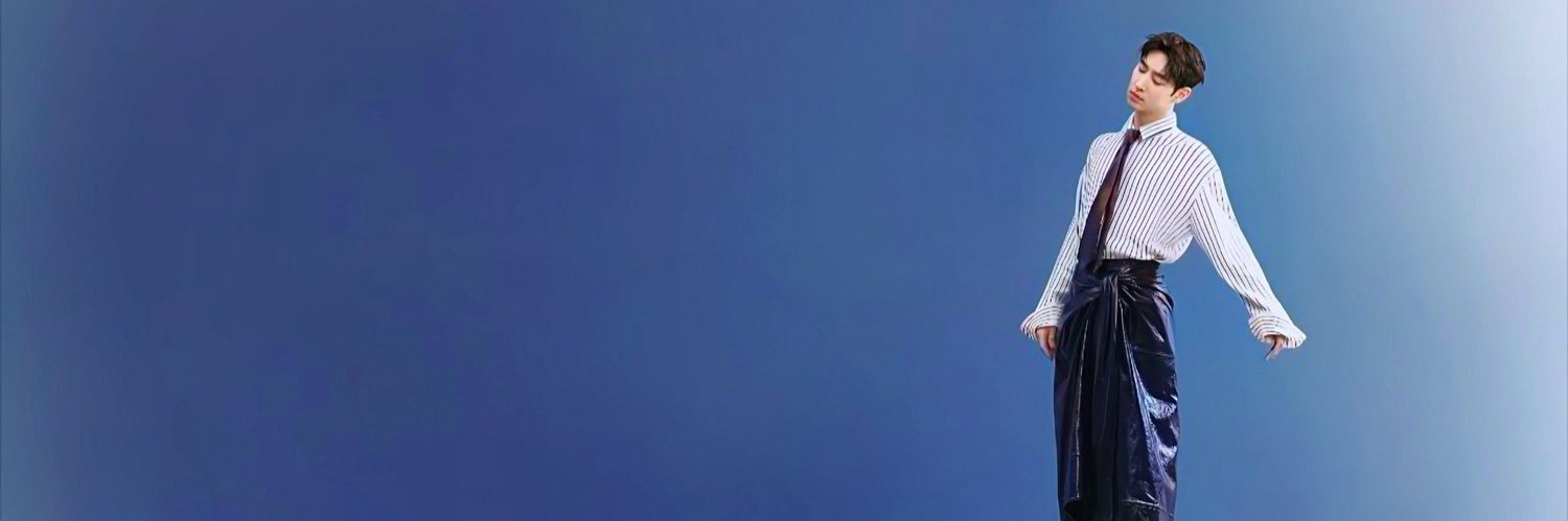 AOM IS ME 🍎 banner