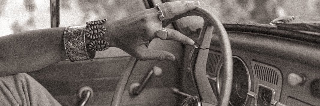 dezburt's profile banner image