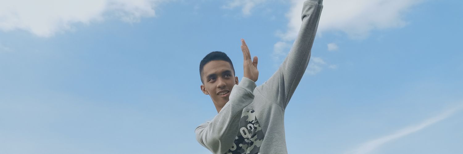 emcunsay's profile banner image