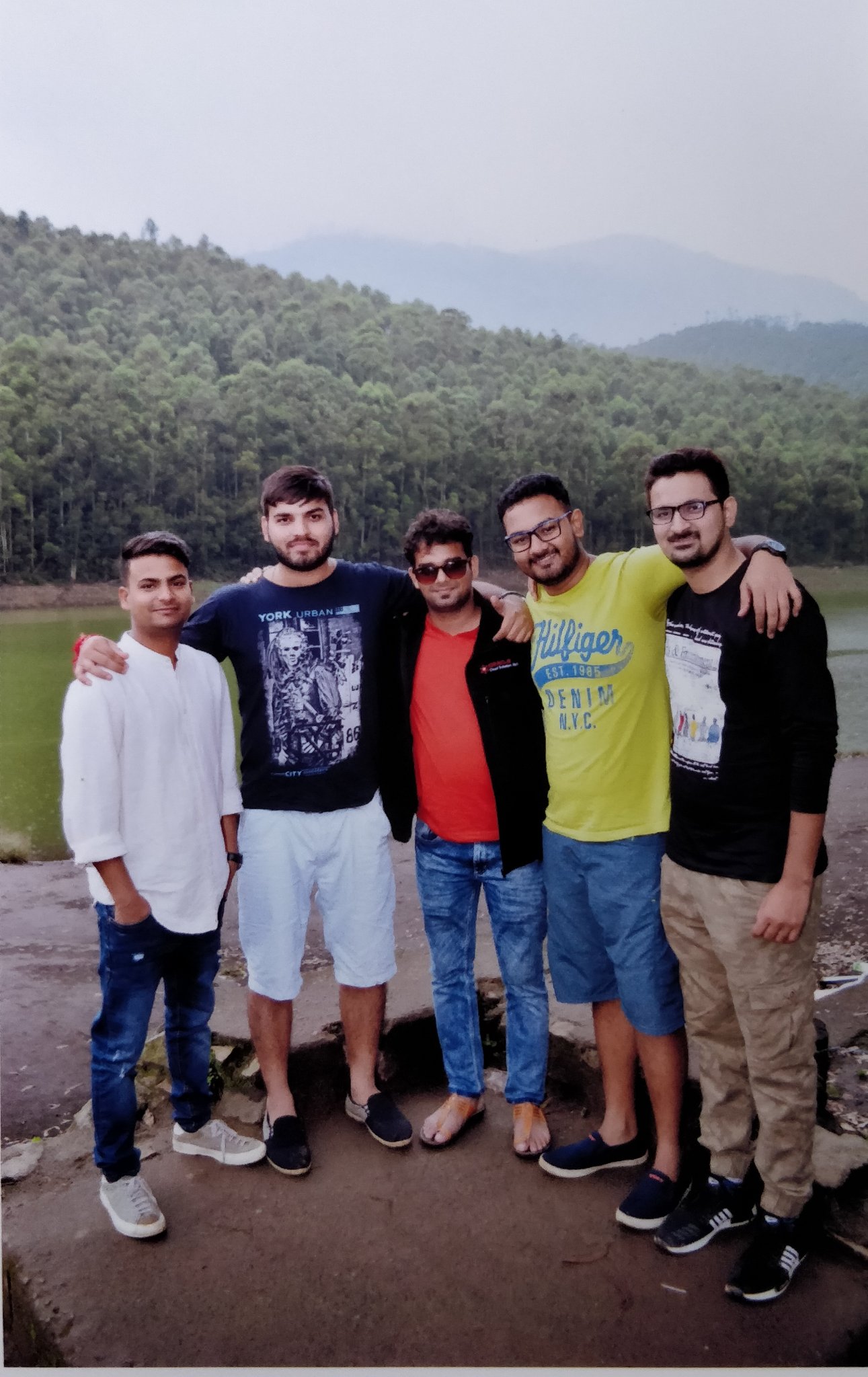 dasmaneesh's profile banner image