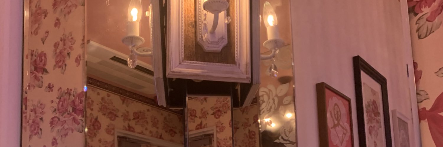 e_my_u's profile banner image