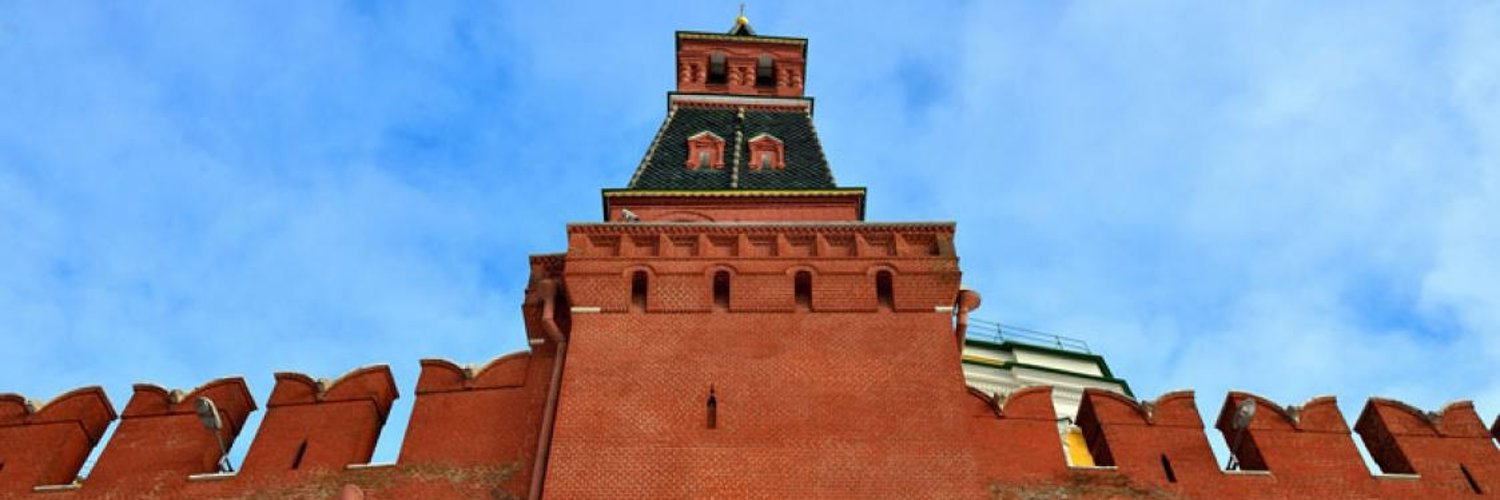 Москва проект башни со ступенями и зубцами