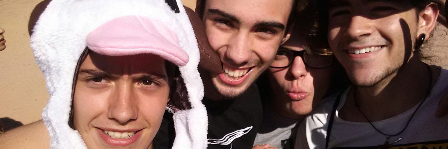 davitrons's profile banner image