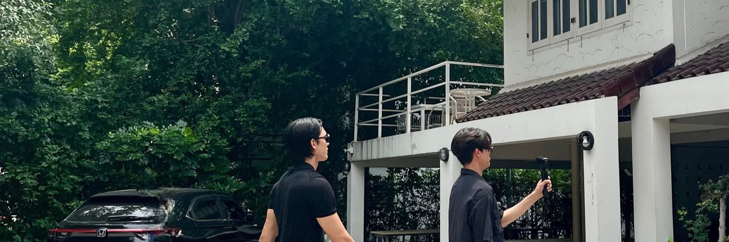 finebylou's profile banner image