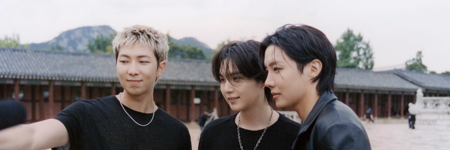 moonbangtini's profile banner image