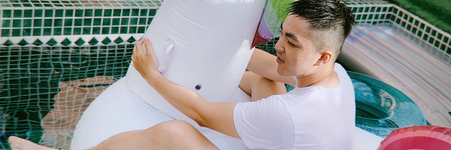 ₿₳ÜΞ₹ banner