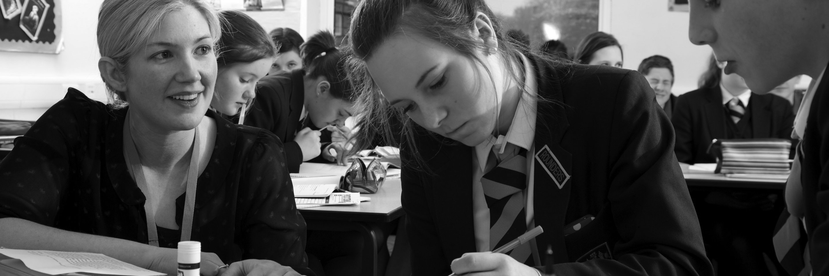 #traintoteachsurrey banner