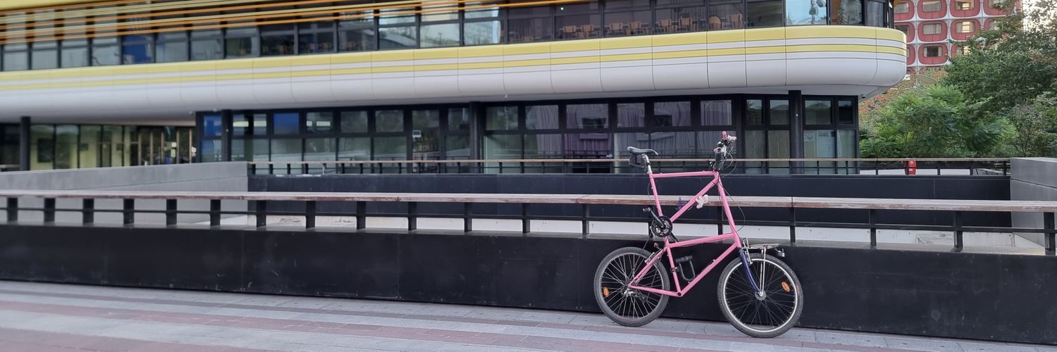 Doudou «en» Tall bike banner