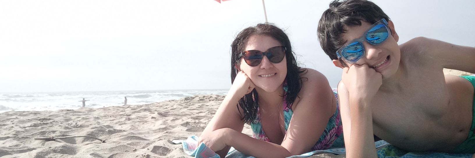 claudiadevia's profile banner image