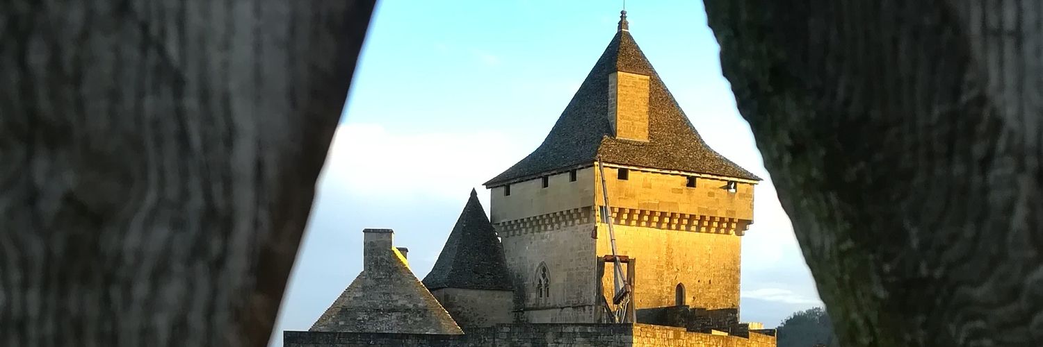 Bibliogîte en Périgord 📚🏊🌳 banner