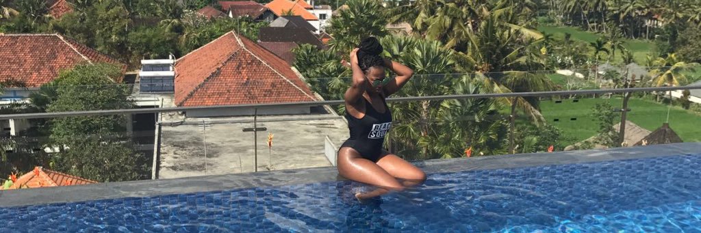 simone_nicole's profile banner image