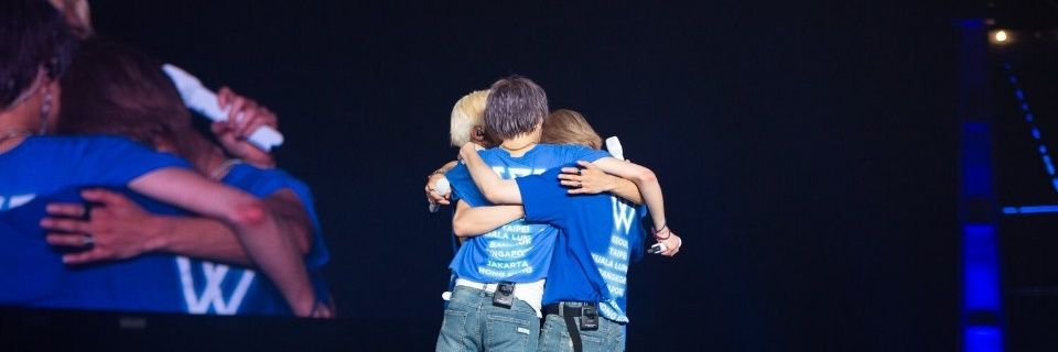 auyrr0's profile banner image