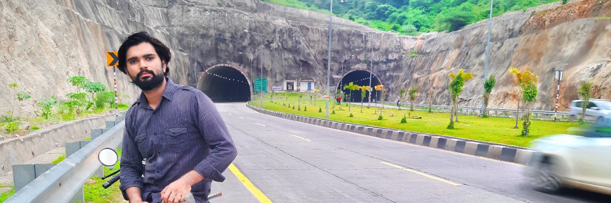MOHITMUHAL's profile banner image