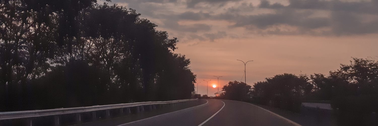 niaryuniyar's profile banner image