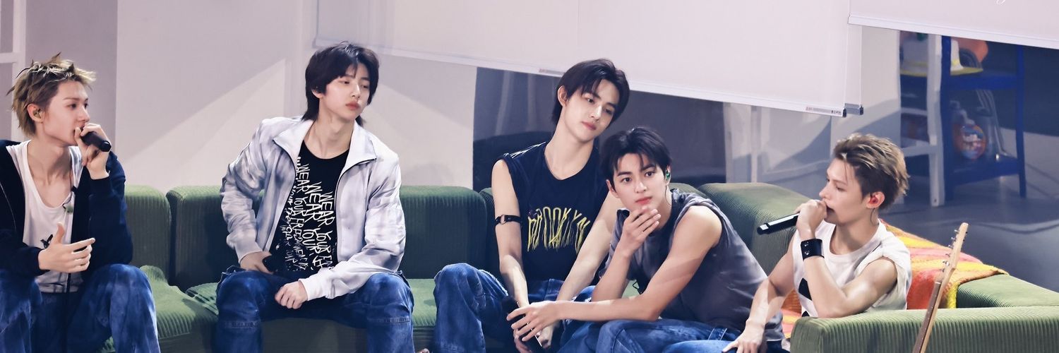 martinholic__'s profile banner image