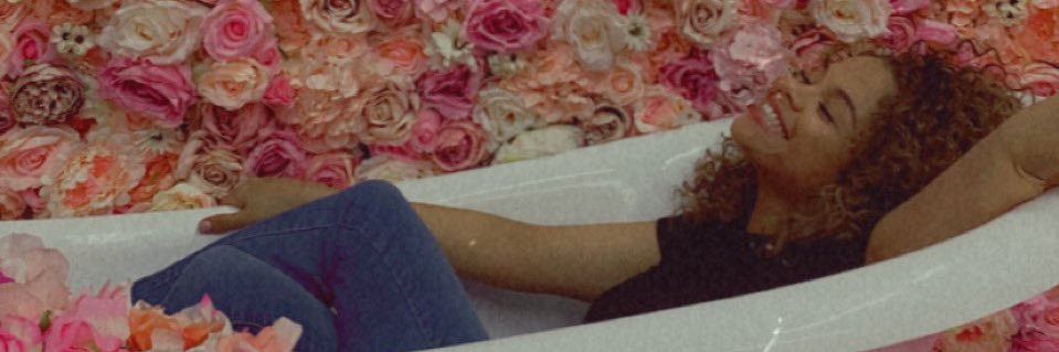 Riah_05's profile banner image