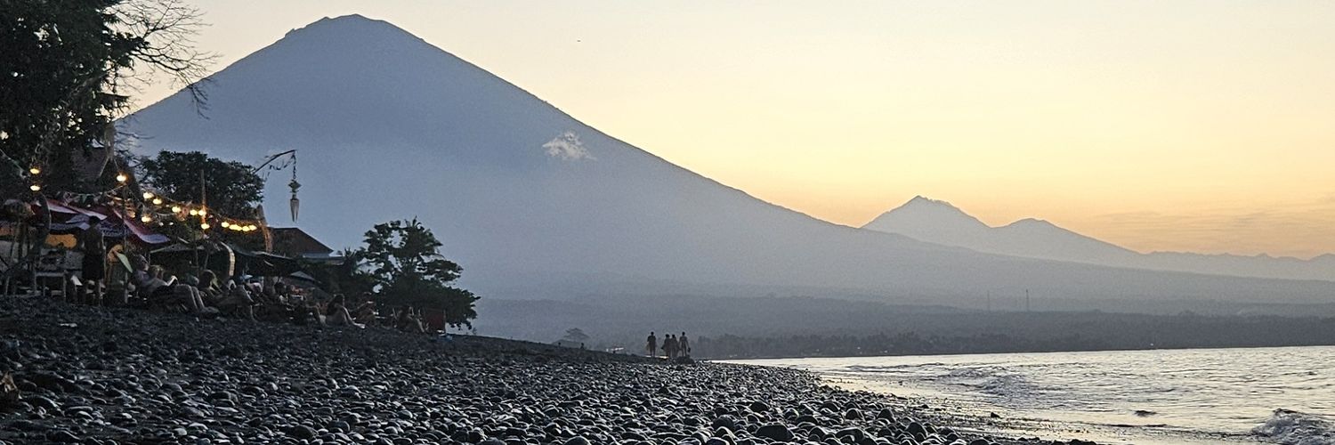 qtio1's profile banner image