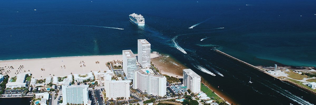 Everglades House Condominiums banner