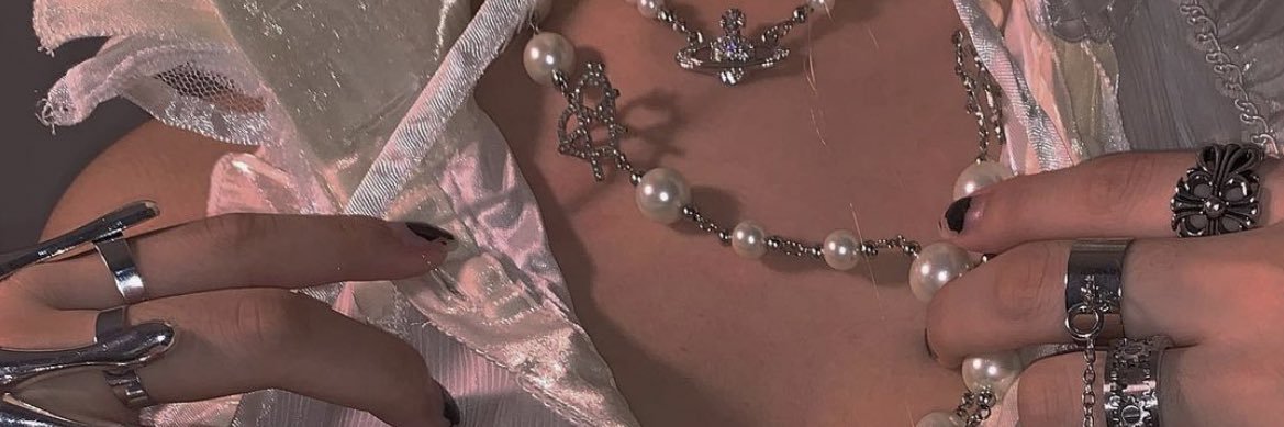 yycves's profile banner image