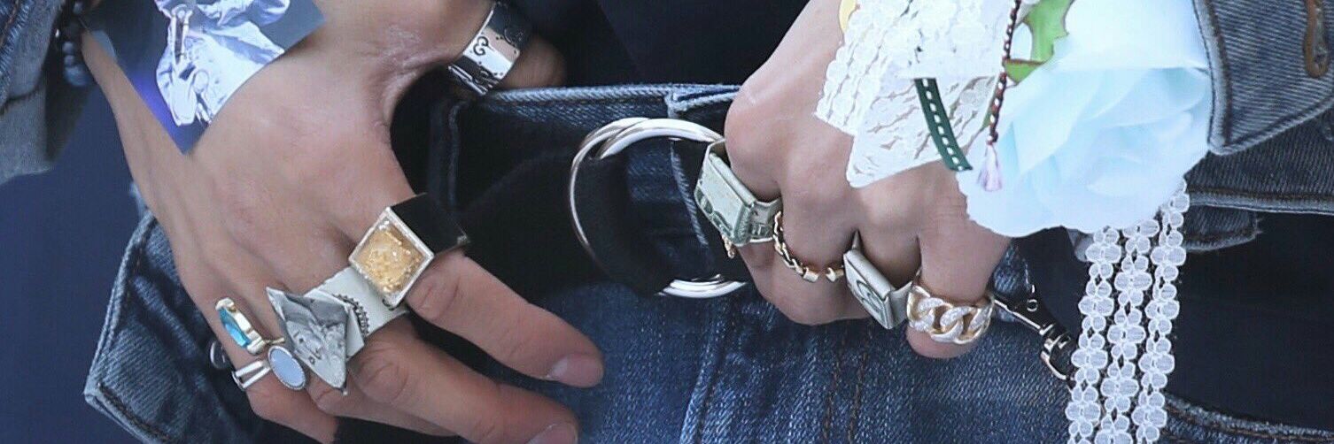 N banner