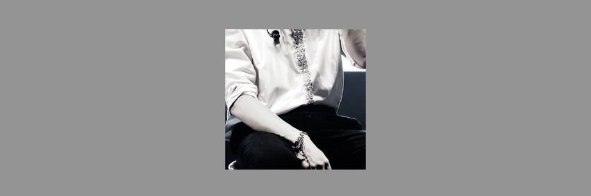 'สอง banner