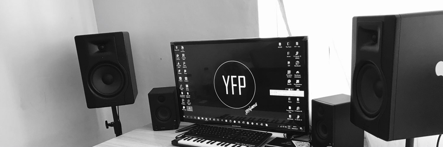 YourFamousPlayBEE banner