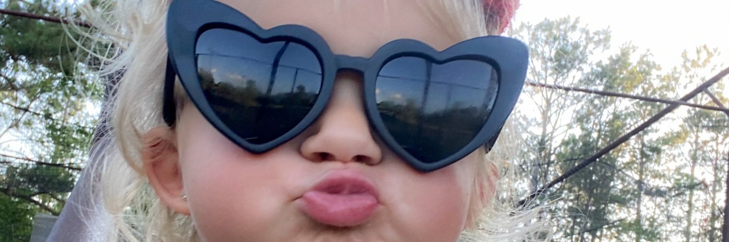 gretarenee_'s profile banner image