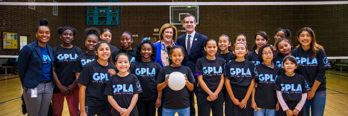 Girls Play Los Angeles 🏀⚽️🏐🥎🏈🎾🥋🥊🩰📣👟🥽 banner