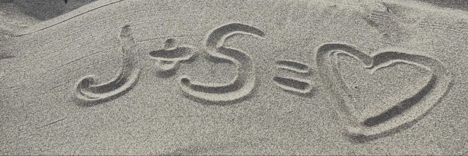 Perksofbeeing's profile banner image