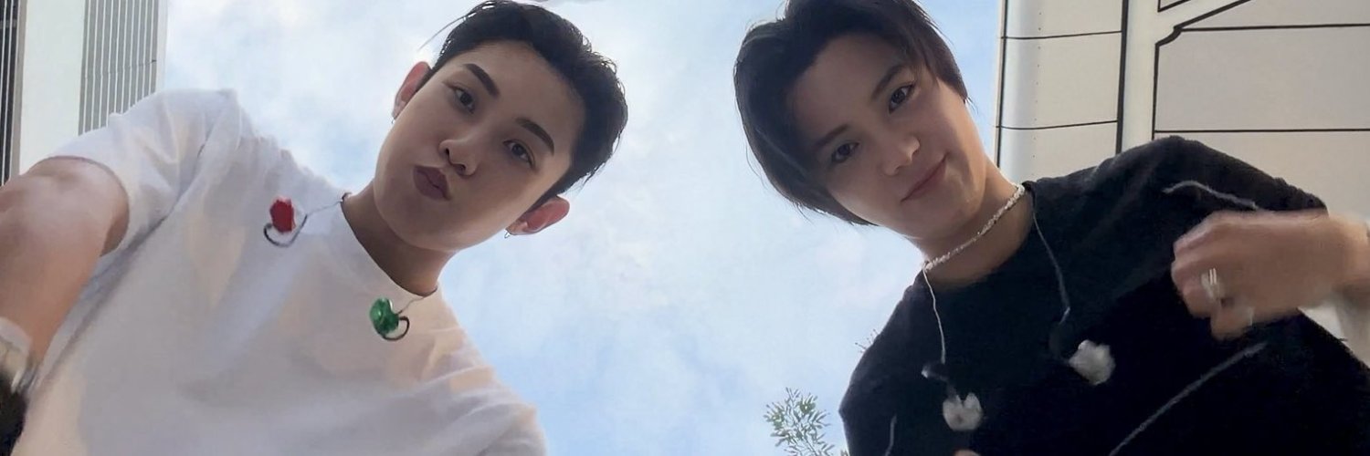 yvrnaa's profile banner image
