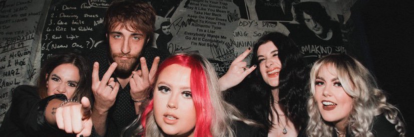 Komparrison🖤 banner