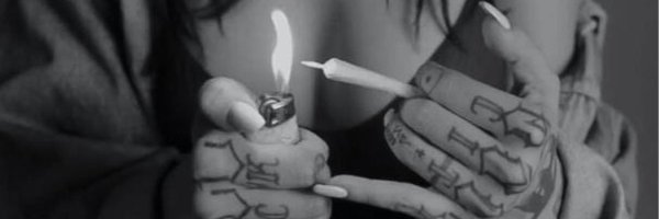 PORCELAIN BLACK banner