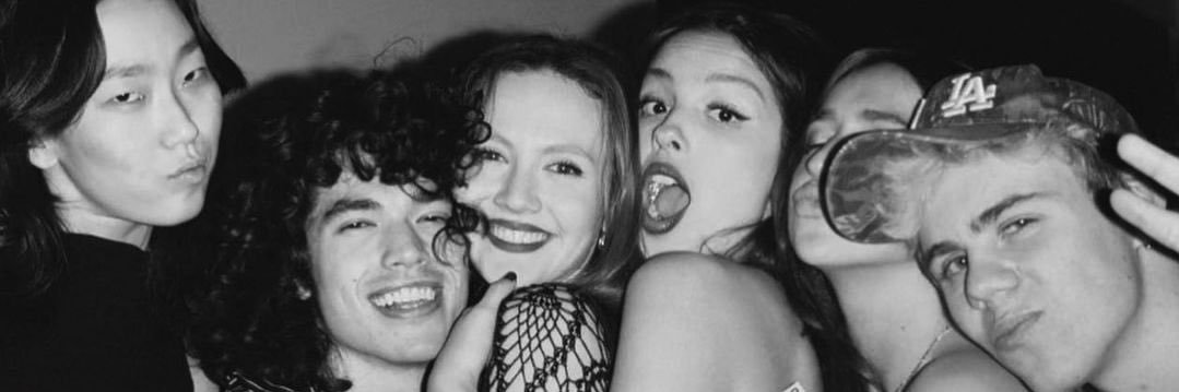 zach’s bittersweet 𑣿 banner