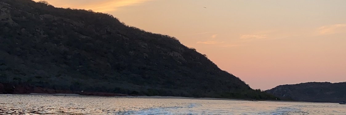 _robertosalinas's profile banner image
