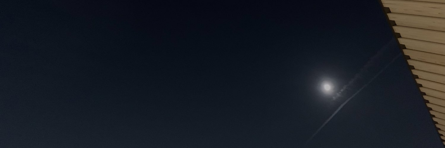 chi_810's profile banner image