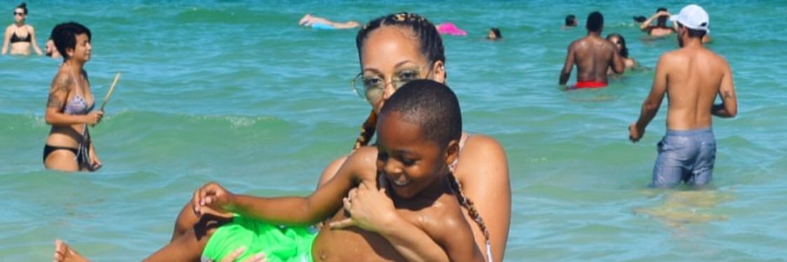 Aleahcaprece's profile banner image