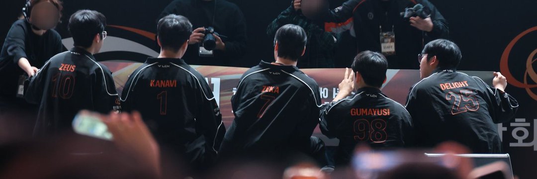 Ayat🍉 🐻🍊 banner