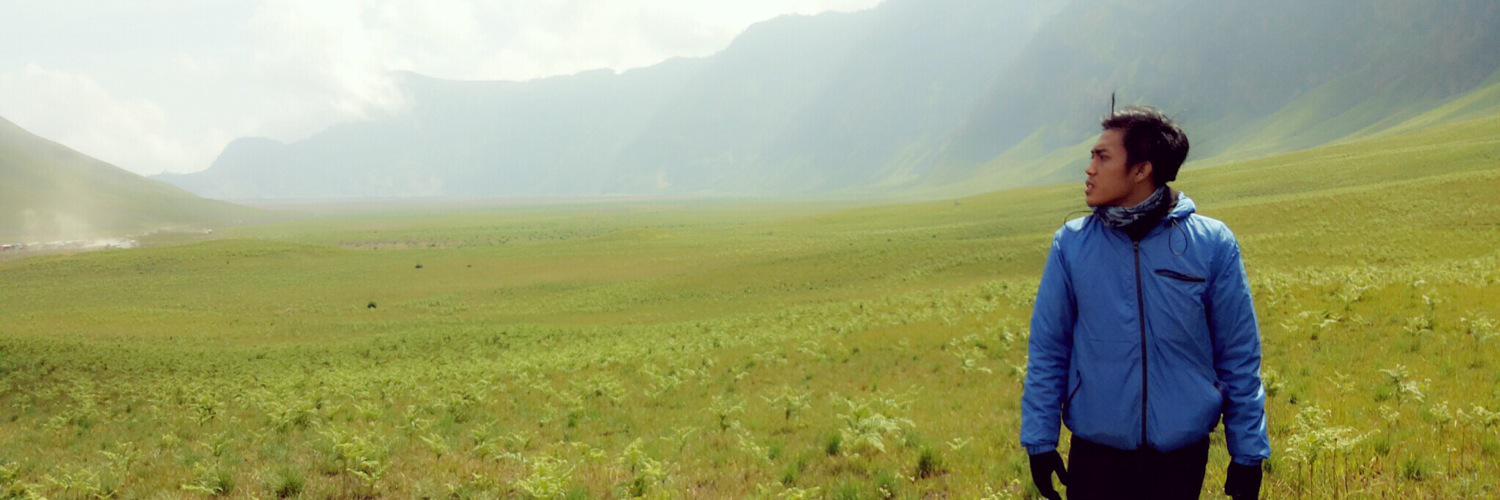 uliumay's profile banner image