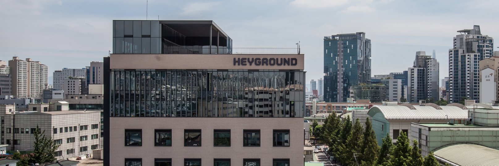 HEYGROUND banner