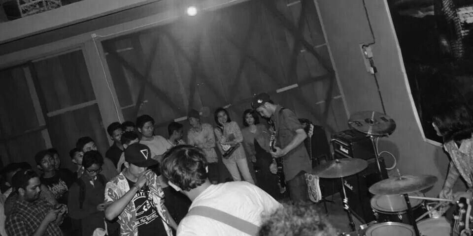 diary with alice banner