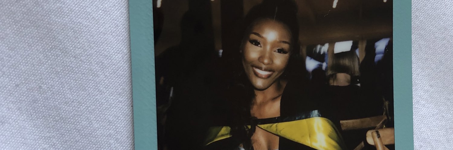 𝑀𝑜𝑜𝓃𝒫𝒾𝑒🍯 banner
