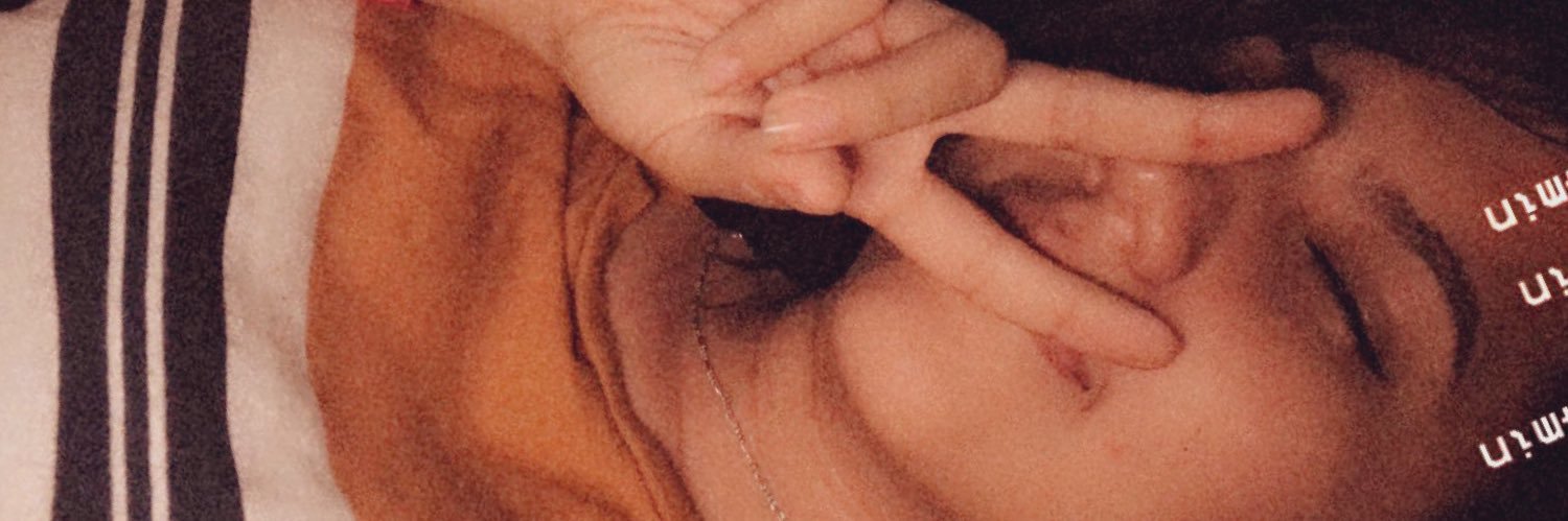Vannely_22's profile banner image