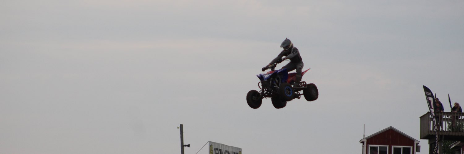 wallace_riley's profile banner image