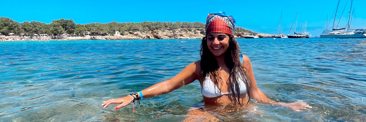 carmengutii's profile banner image