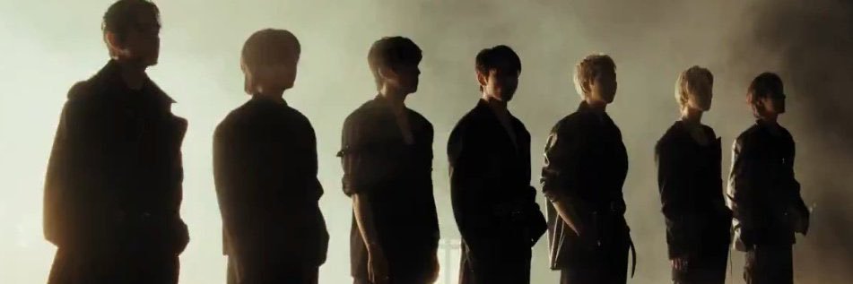 Mia ⁷ ⟭⟬ ⊙⊝⊜ IS SEEING BTS VIP banner