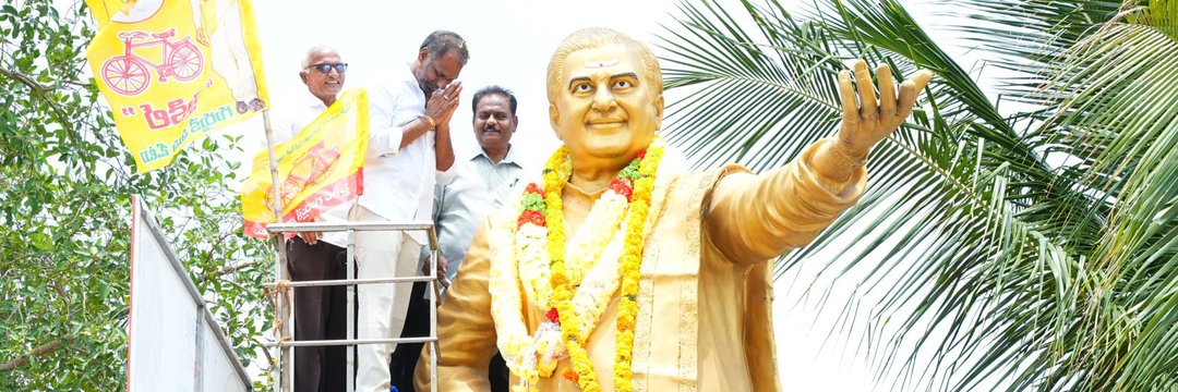 AkhilNamburi2's profile banner image