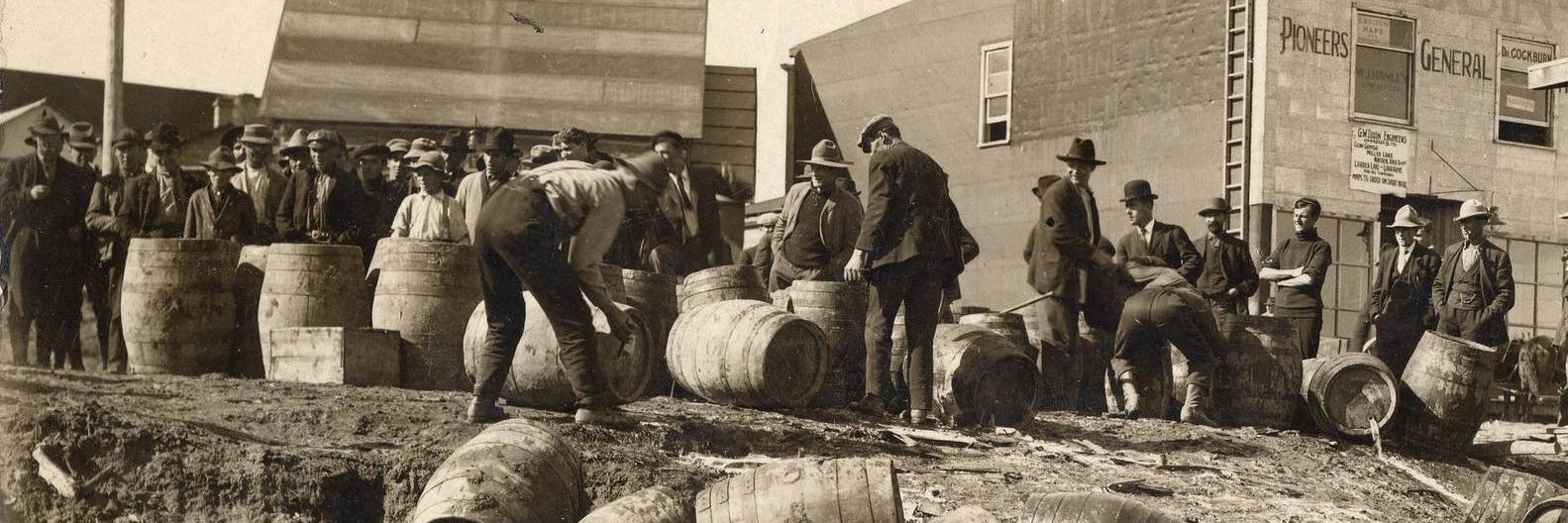 The Rich Uncle Tavern banner